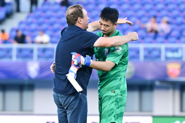 申花9-3大勝浙江，斯盧茨基關(guān)注球員狀態(tài)與亞冠備戰(zhàn)